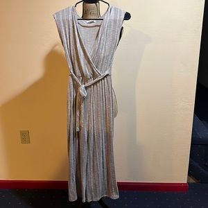 ***WORN ONCE*** Beige/White Wide Legged Romper. SMALL